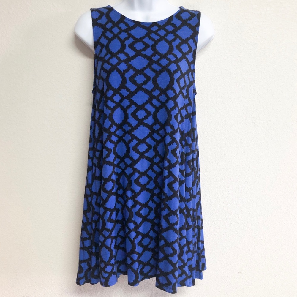 Hourglass Lily Sleeveless Dress